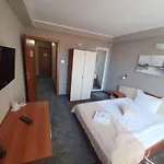 Family Kedara Hotel 2*