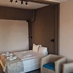 Hotel Family Kedara 2*