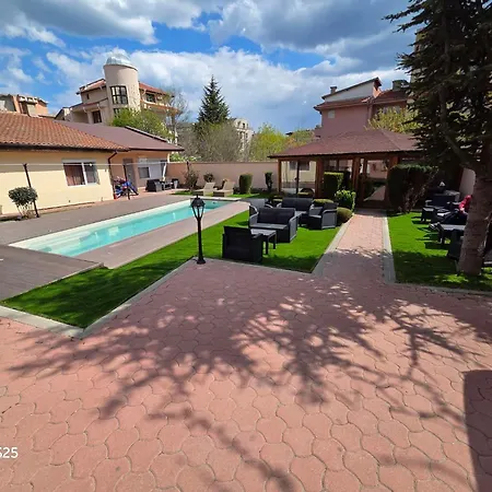 Hotel Family Kedara 2*