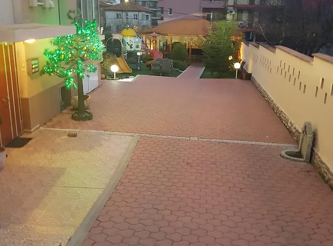 Family Kedara Burgaz