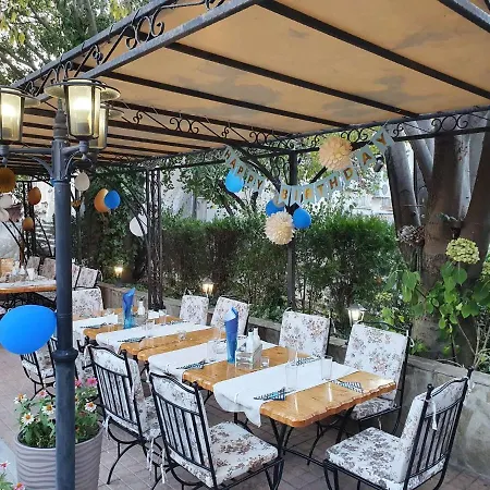 Family Kedara 호텔 2*