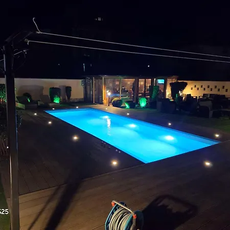 Family Kedara 호텔