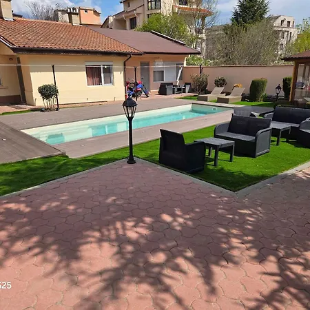 호텔 Family Kedara