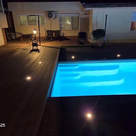 Family Kedara 호텔 2*