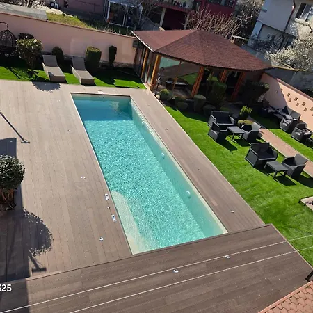 호텔 Family Kedara 2*