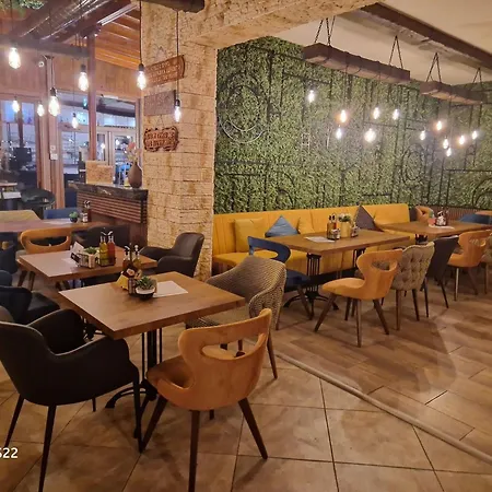 호텔 Family Kedara