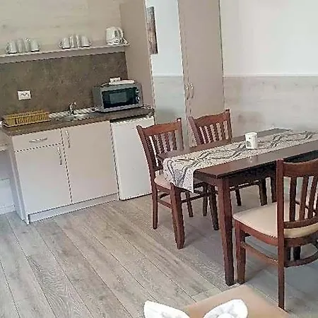 Ξενοδοχείο Family Kedara 2*