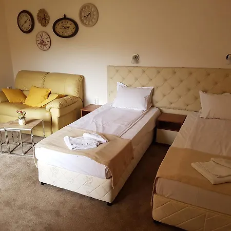 Family Kedara 호텔 2*