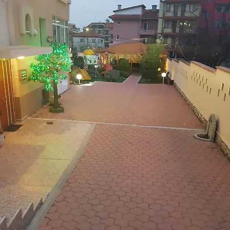 Family Kedara 부르가스