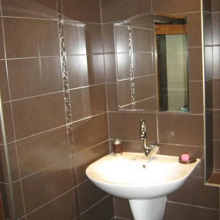 호텔 Family Kedara 2*